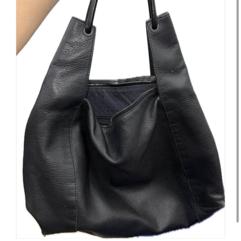 Gucci 101292 Black Leather Shoulder Bag
